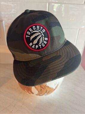 Toronto Raptors Camo Snapback Hat youth size like new